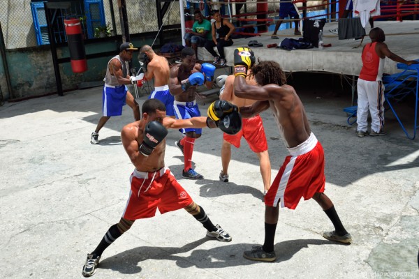 O zi buna de box: Gimnasio de Boxeo Rafael Trejo