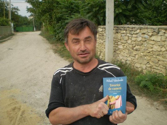 Scriitorul Mihail Vakulovski: “Fiind poet, lucrez cu stari si sentimente adevarate si-n proza”