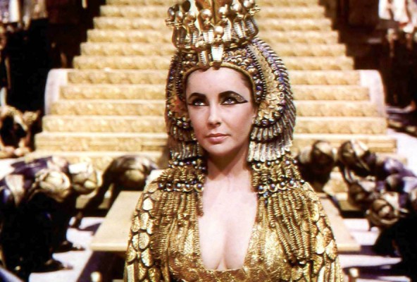 O <em>Cleopatra </em>care era sa scufunde o parte din Hollywood