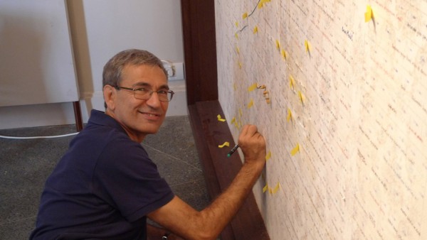 Orhan Pamuk a deschis la Istanbul “Muzeul Inocentei”. “Atunci n-am stiut ca traiesc cea mai fericita clipa a vietii mele”