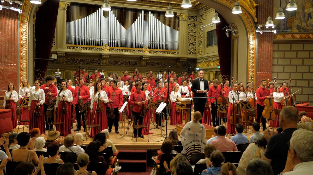 Orchestra Română de Tineret și Cristian Mandeal revin la festivalurile internaționale de la Berlin și Dobbiaco